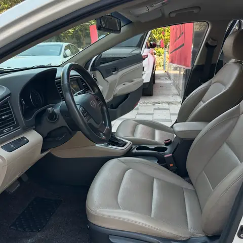 Foto 7 e Hyundai Avante 1.6d